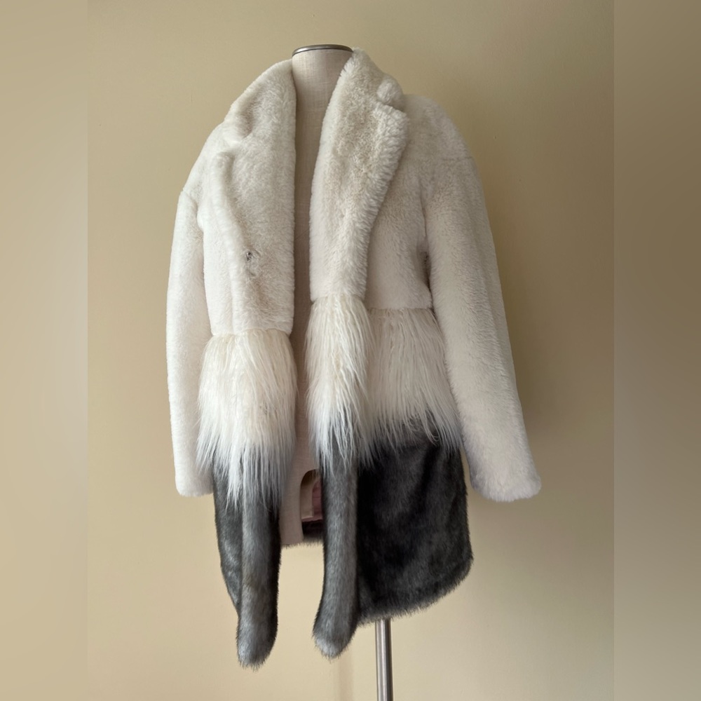 Pinko Luxury Faux Fur Coat | White & Gray | Elegant Italian Design Like New